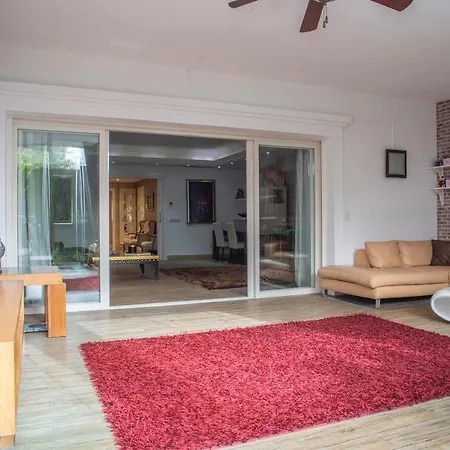 Homestay In Golden Mile
